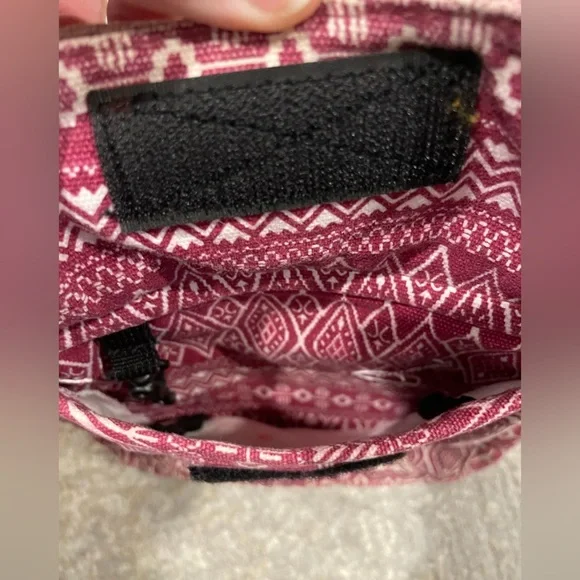 Kavu Crossbody Bag Purse Adjustable Strap Pink & White - Picture 7 of 9